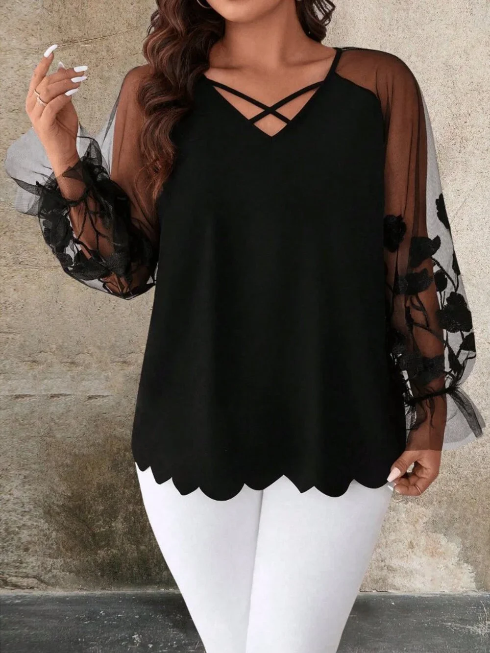 Black Casual Women's Plus Size Patchwork Floral Applique Long Sleeve Top